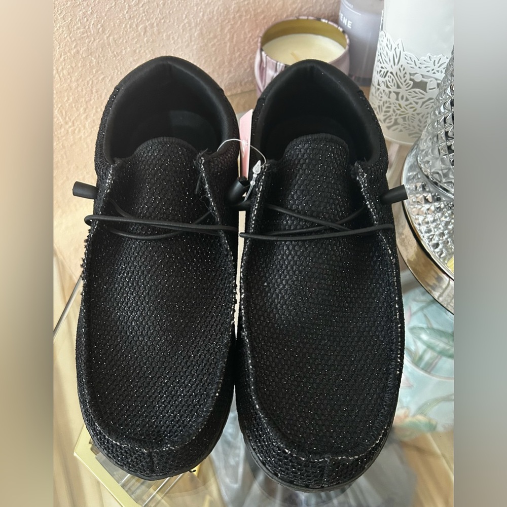 Brand New Sail Black Stippling Slip On Sneakers/Loafers/Shoes Size 8